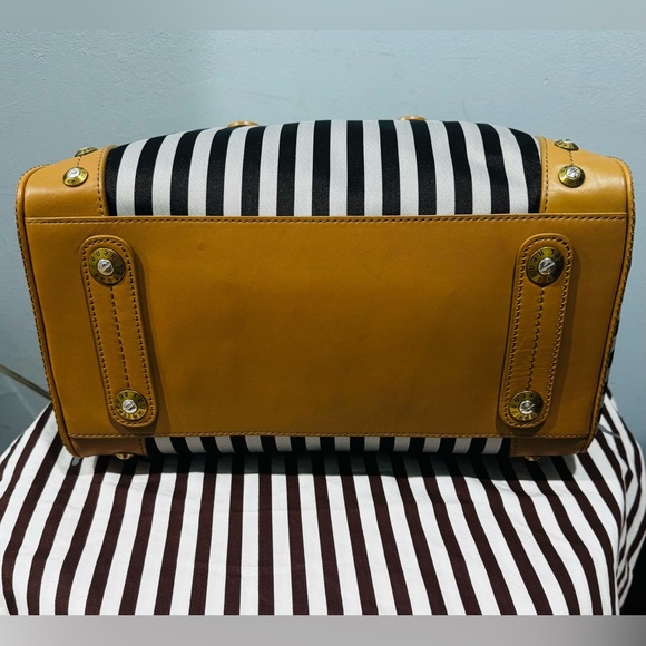 henri bendel signature brown and white striped barrel bag NWT - Picture 6 of 11